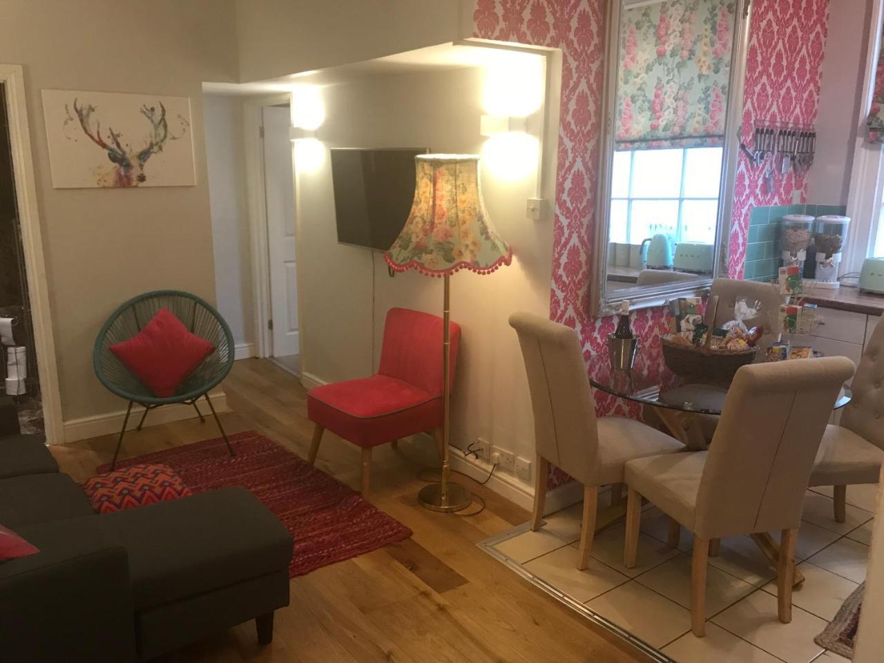 2 Bed, Ground Floor Bijou Georgian City Apartment Μπαθ Εξωτερικό φωτογραφία